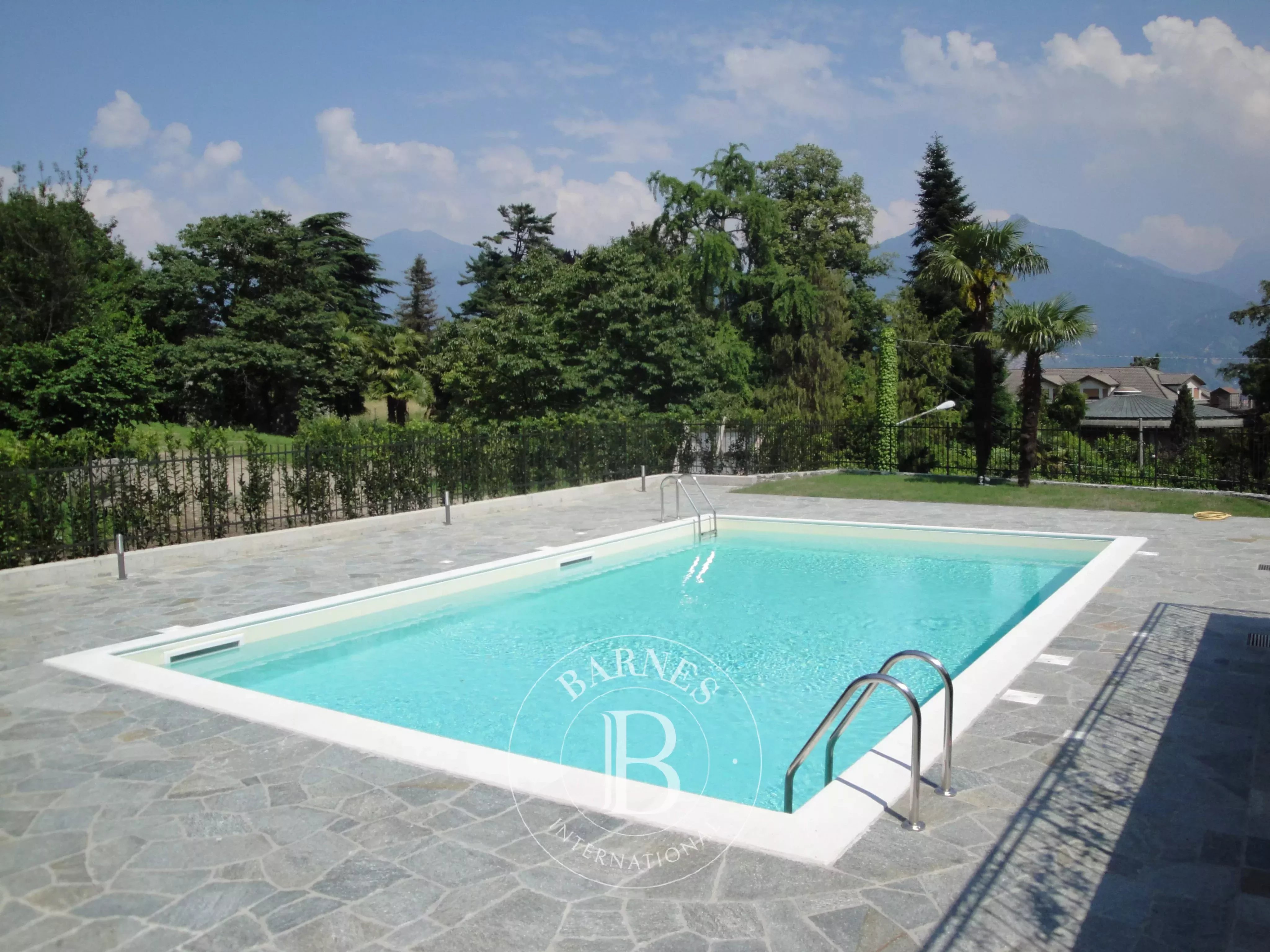 Apartment in residential complex with swimming pool Menaggio - picture 4 title=