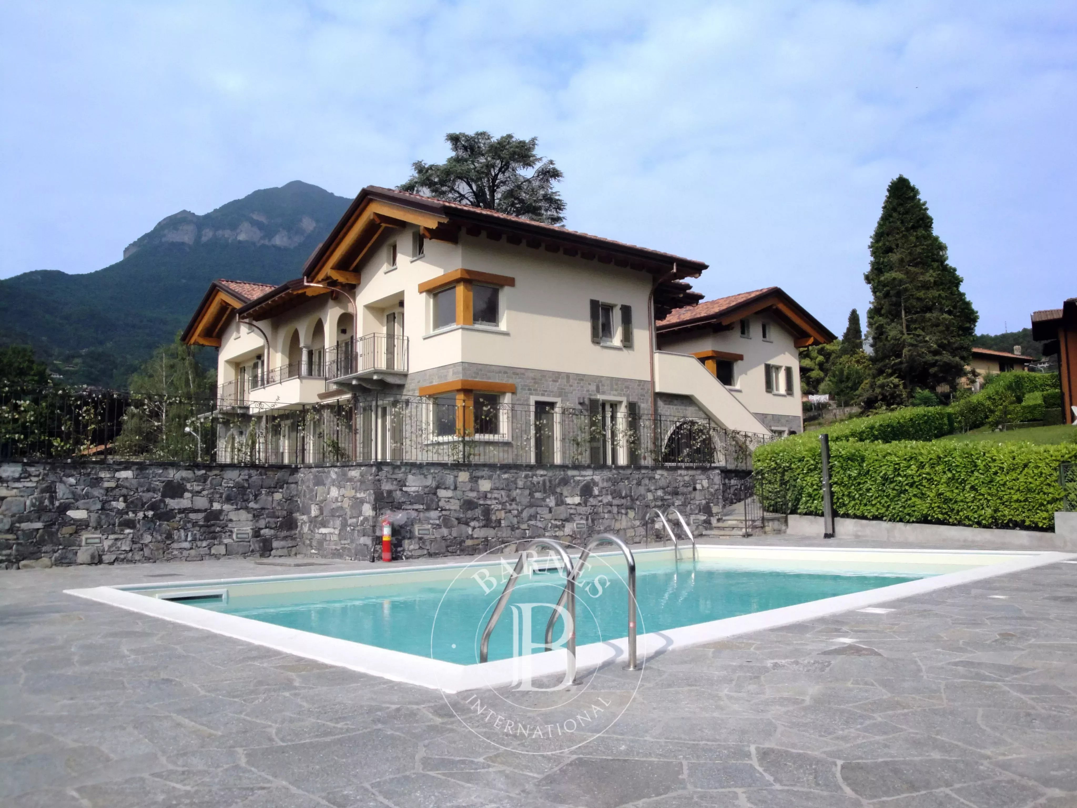 Apartment in residential complex with swimming pool, Menaggio