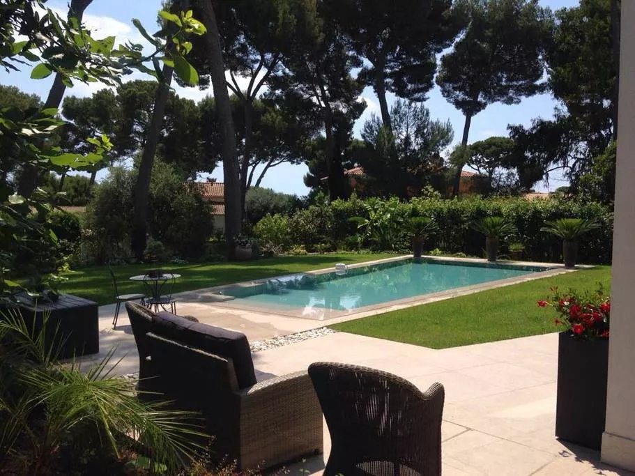 the Ginger, luxurious 5-bedroom villa on the Cap d’Antibes with private pool