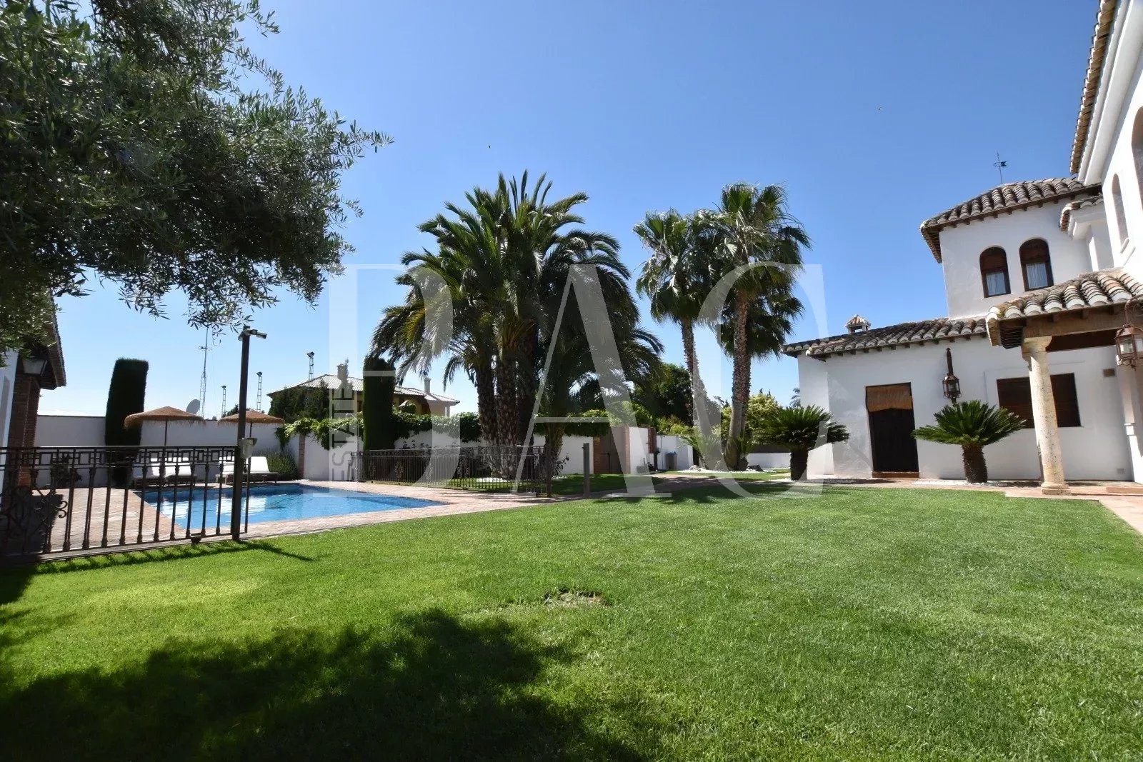 Villa-Swimming-Pool-Granada-Spain-BAC-Estate