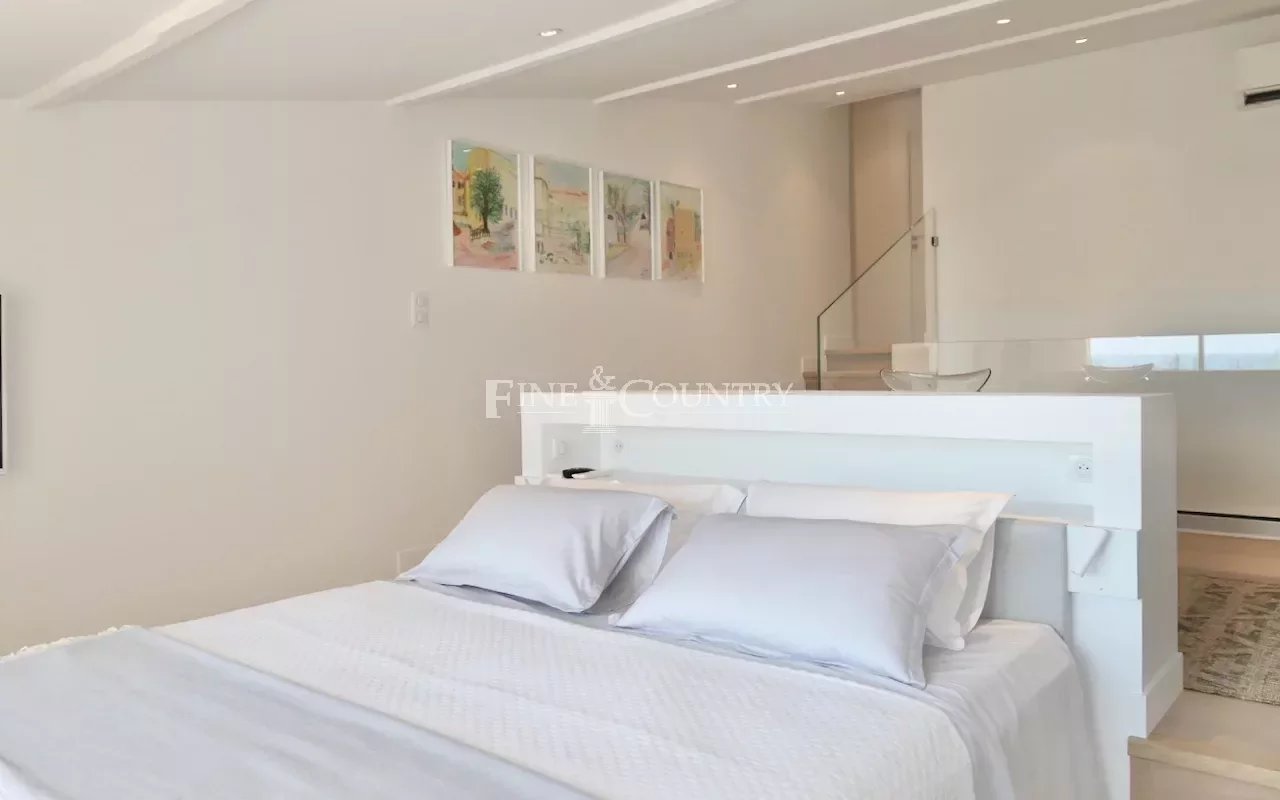 Photo of Apartment for sale in Cannes, Old Port