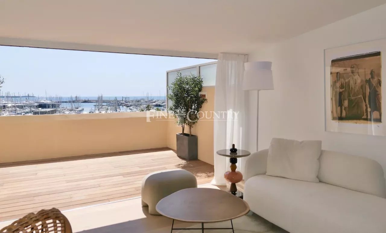 Apartment for sale in Cannes, Old Port