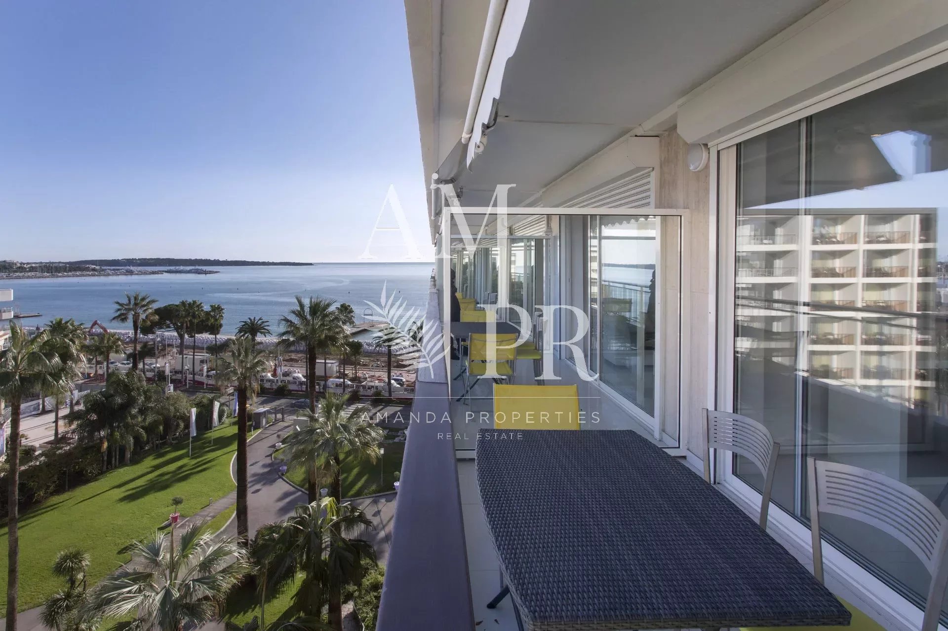 Croisette - 3 room top-of-the-range apartment - Sea View - 4 People