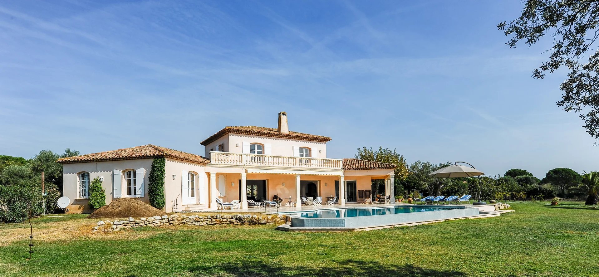 St Tropez Ramatuelle villa with 10.000 m2 lot