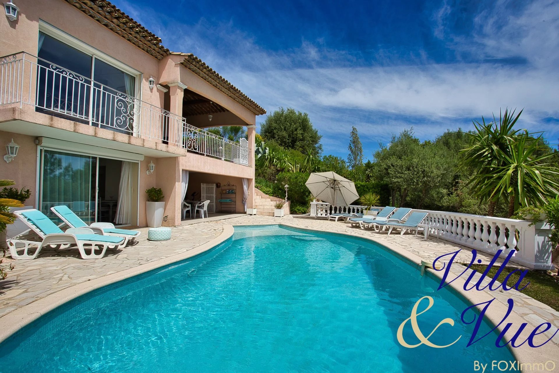 Sur la Côte d'Azur, superbe villa vue mer panoramique, piscine , terrasse