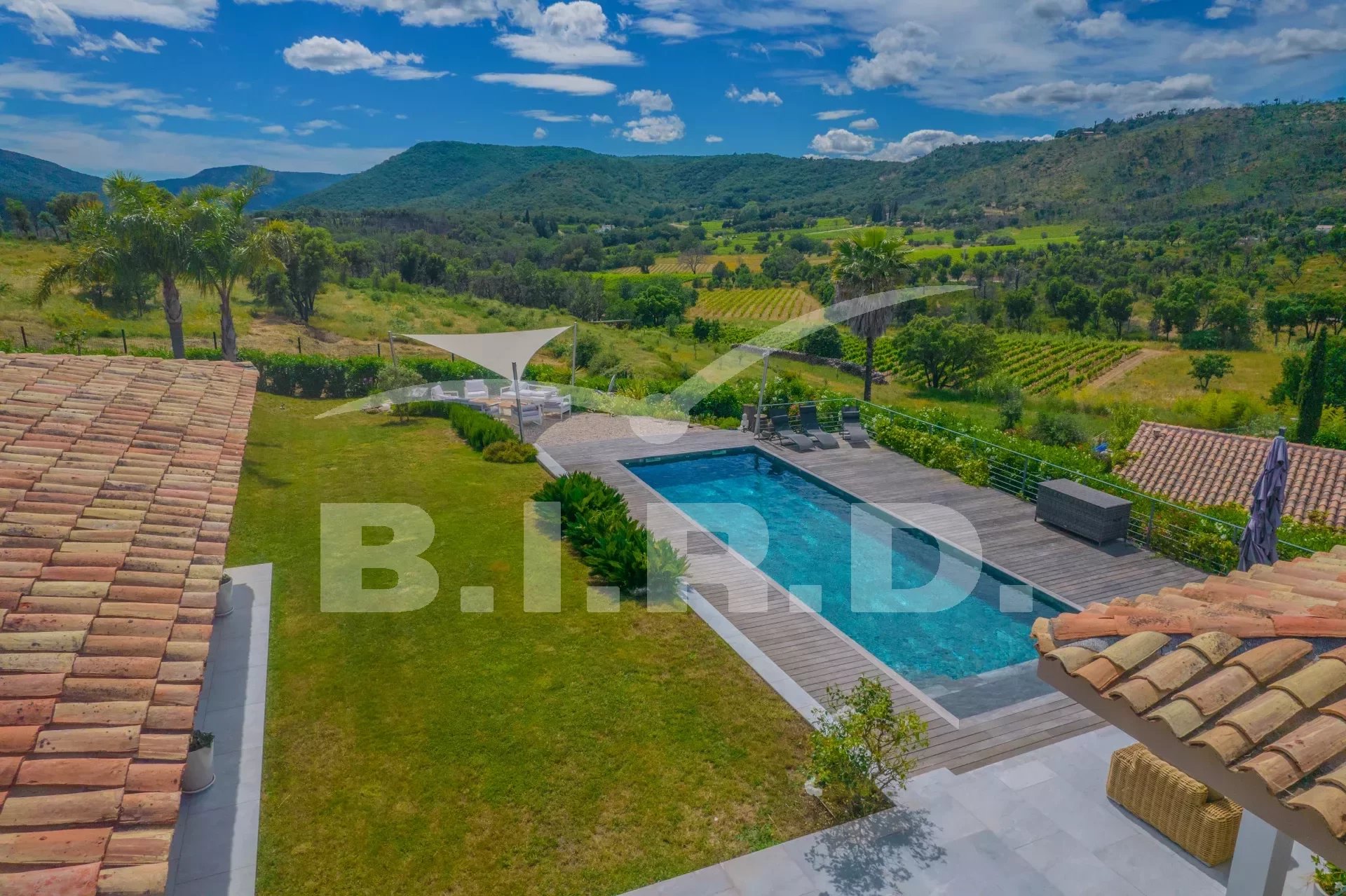 Photo of COGOLIN : Contemporary villa with superb views of the vineyards