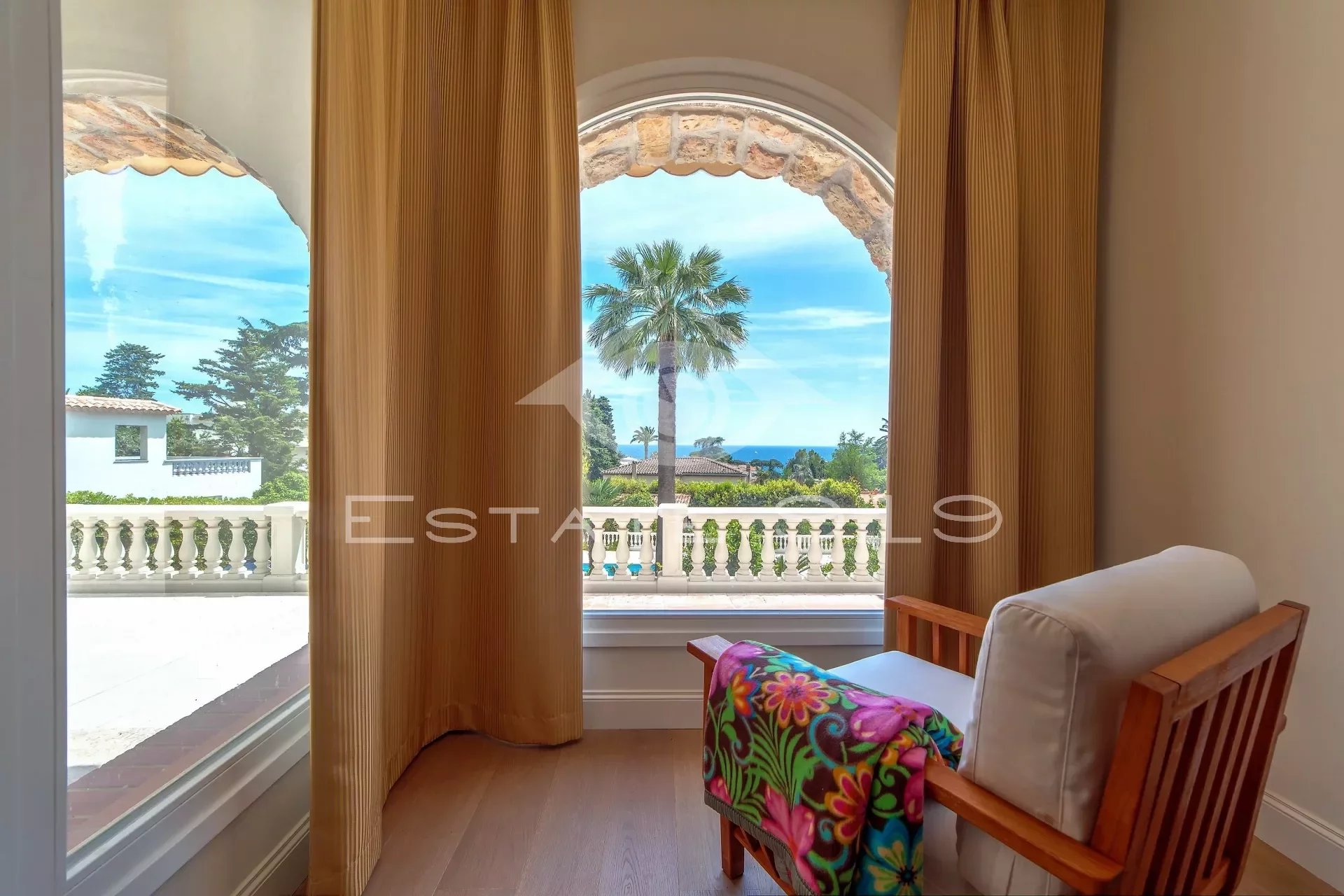 Cannes, luxieuse villa avec vue mer panoramique