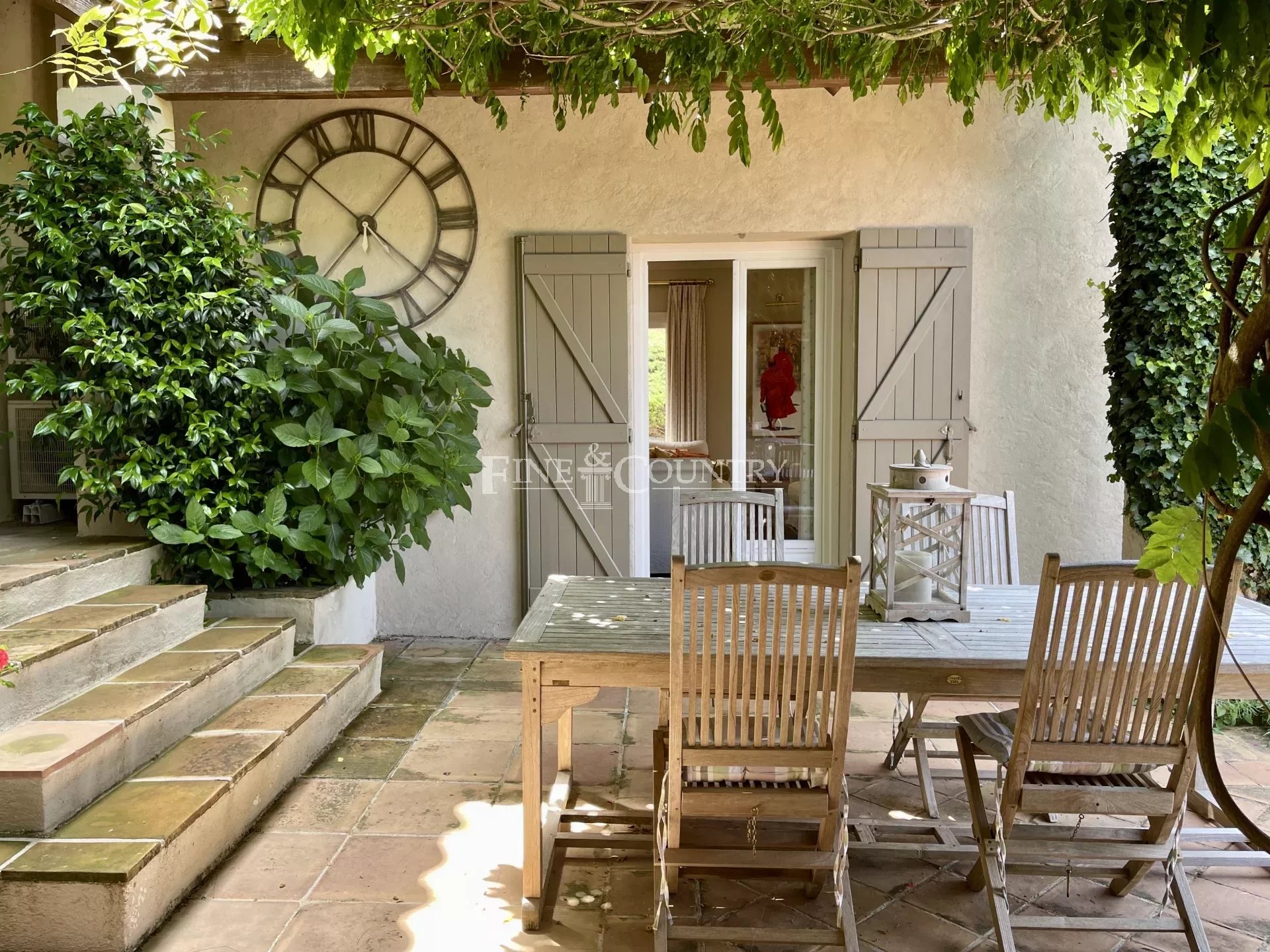 Villa For Sale in La Garde Freinet