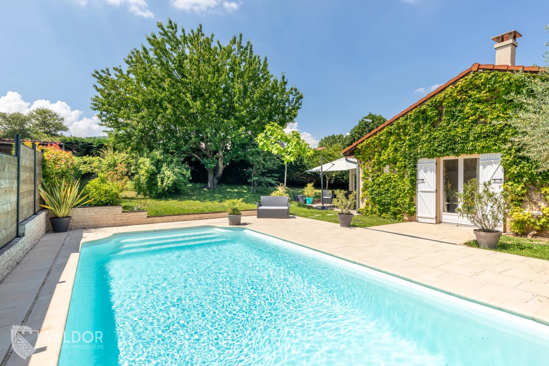 Nouveauté ! Villa de plain-pied avec piscine