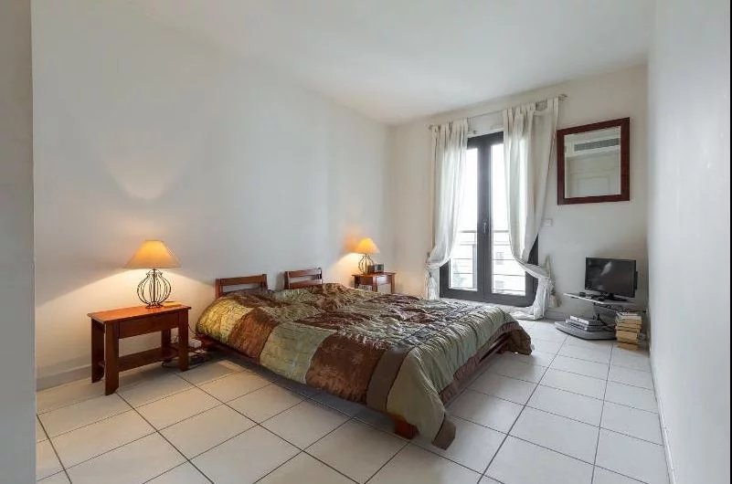 Beach – rue d'Antibes- 3 bedrooms’ apartment in Cannes.