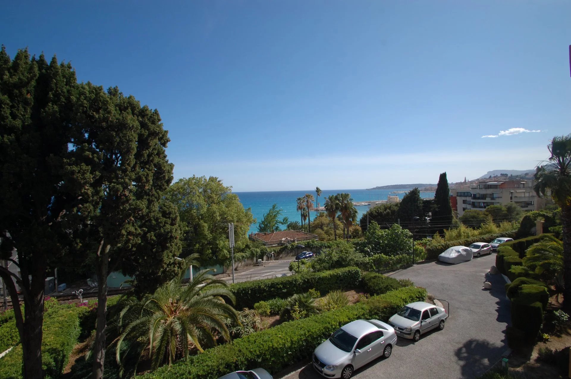 MENTON Garavan Boulevard (close to the beach)