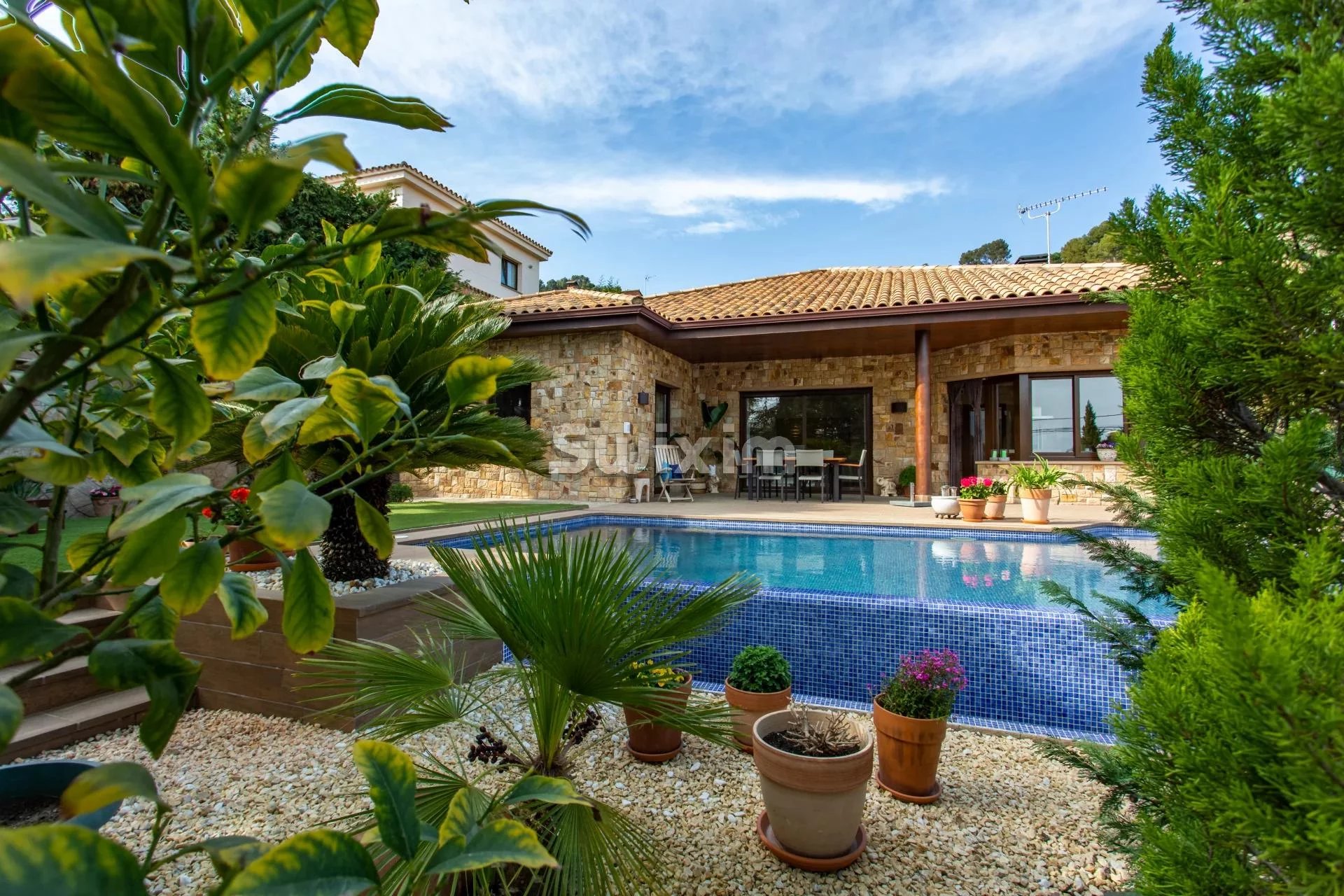 Fantastique villa avec piscine et jardin