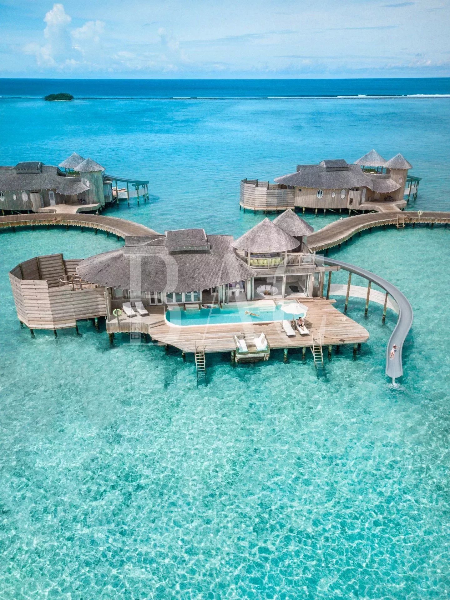 Villa sur pilotis aux Maldives