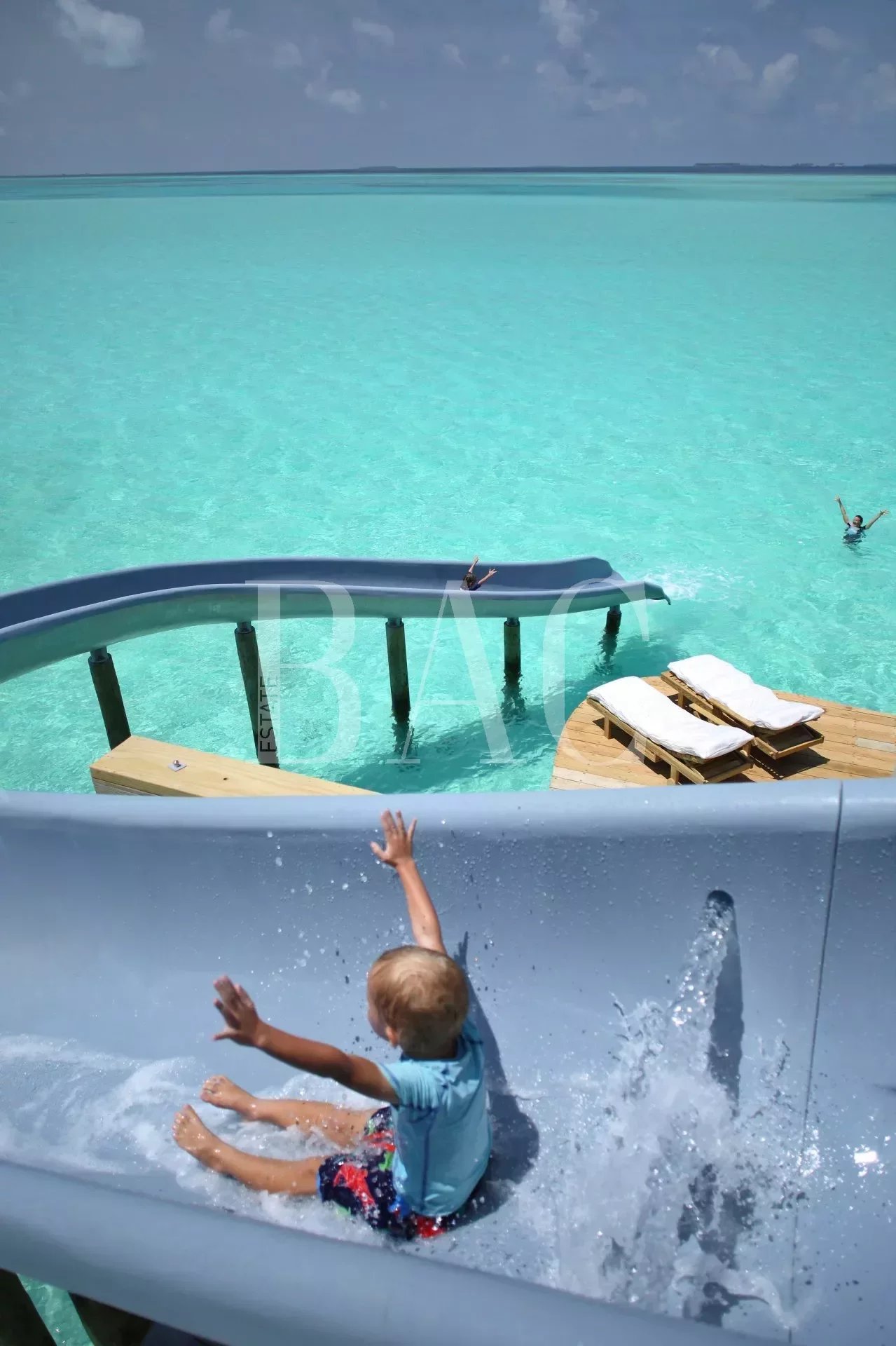 Villa sur pilotis aux Maldives