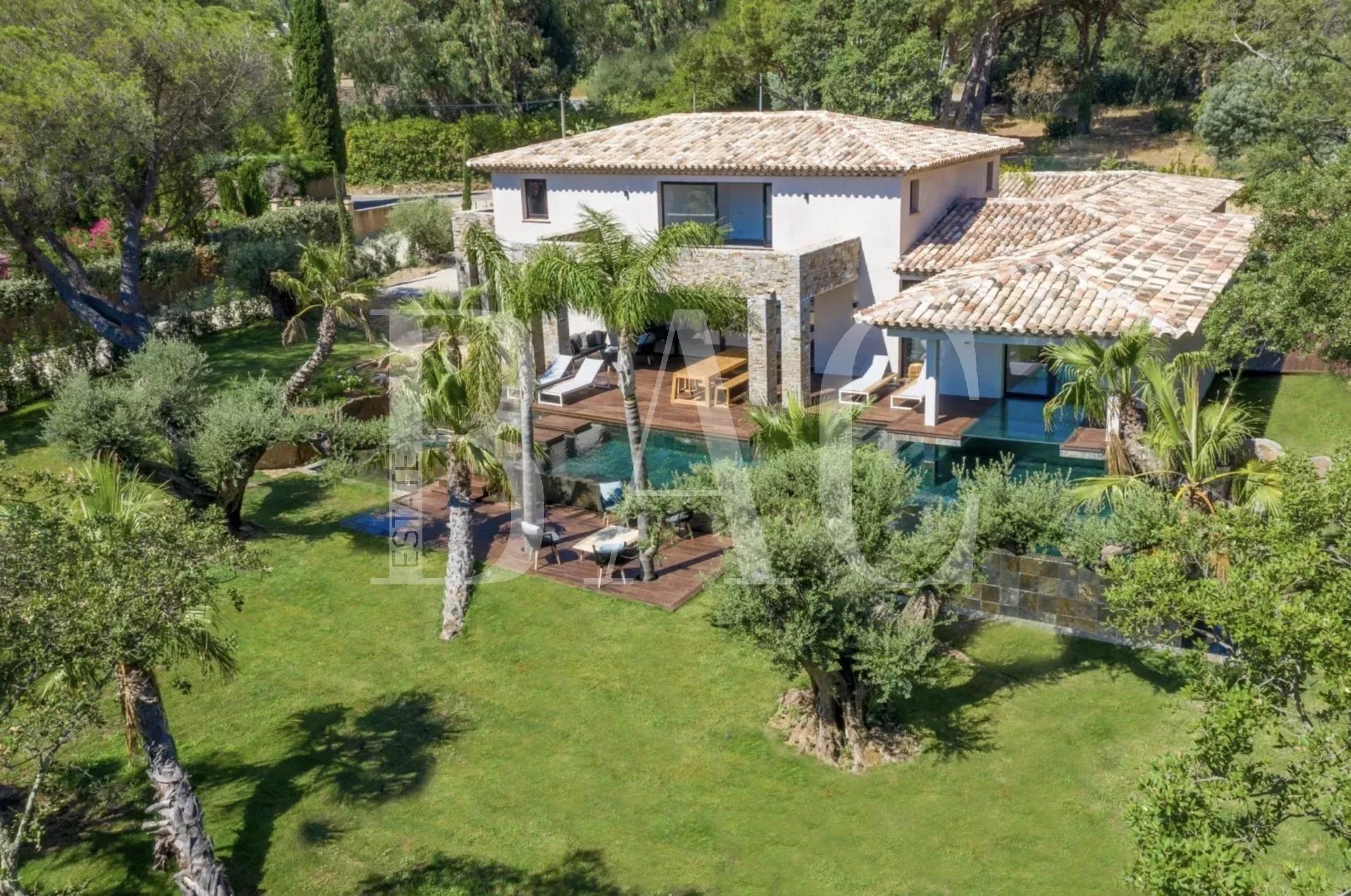 Saint-Tropez, exceptional contemporary villa