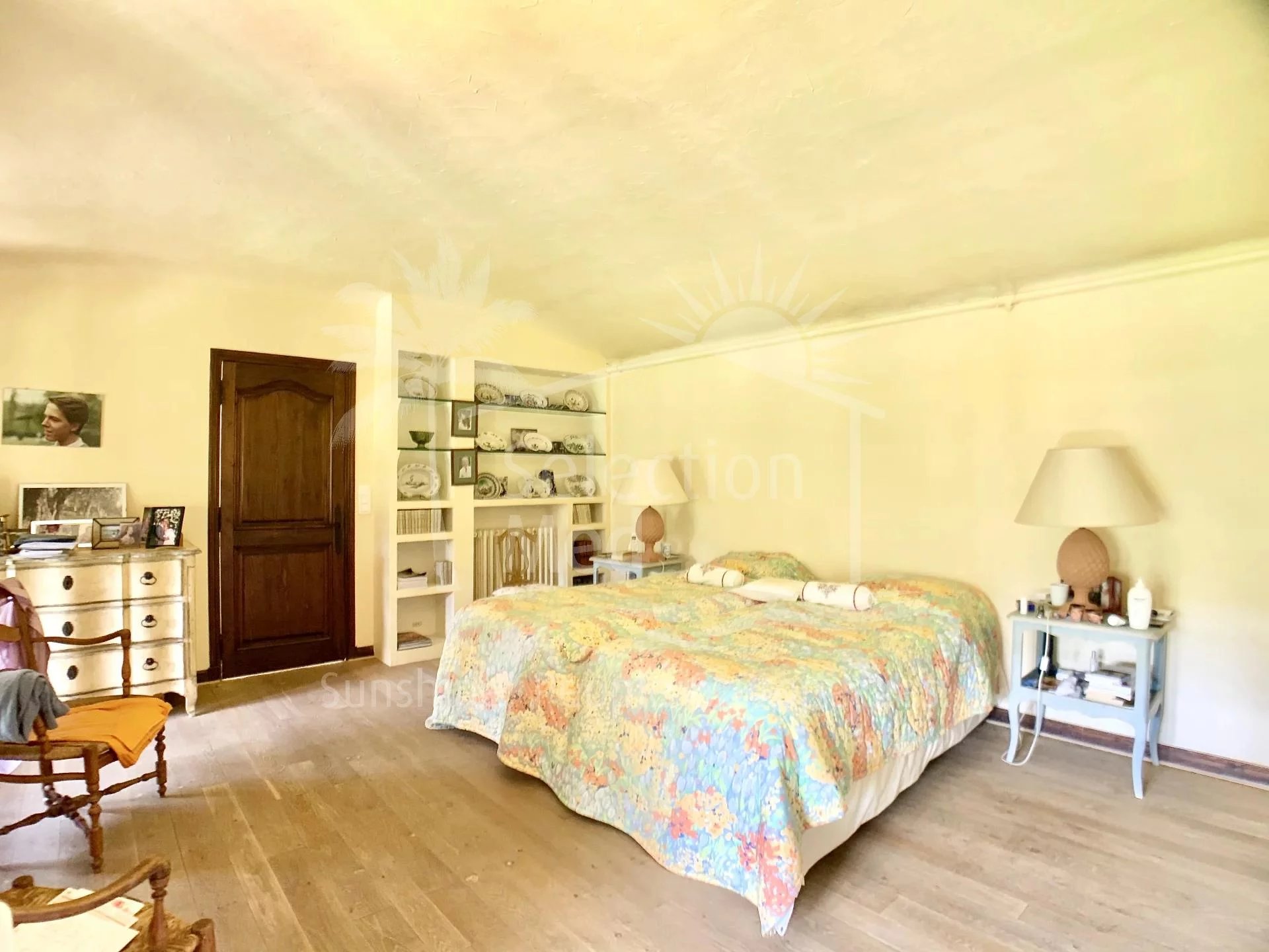 Provençal property in quiet location with open views on Grasse