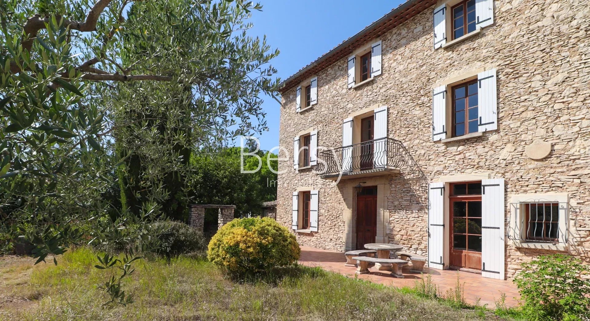 BERSY IMMOBILIER - MAS of stone village and outbuildings - A cocoon in the heart of the village