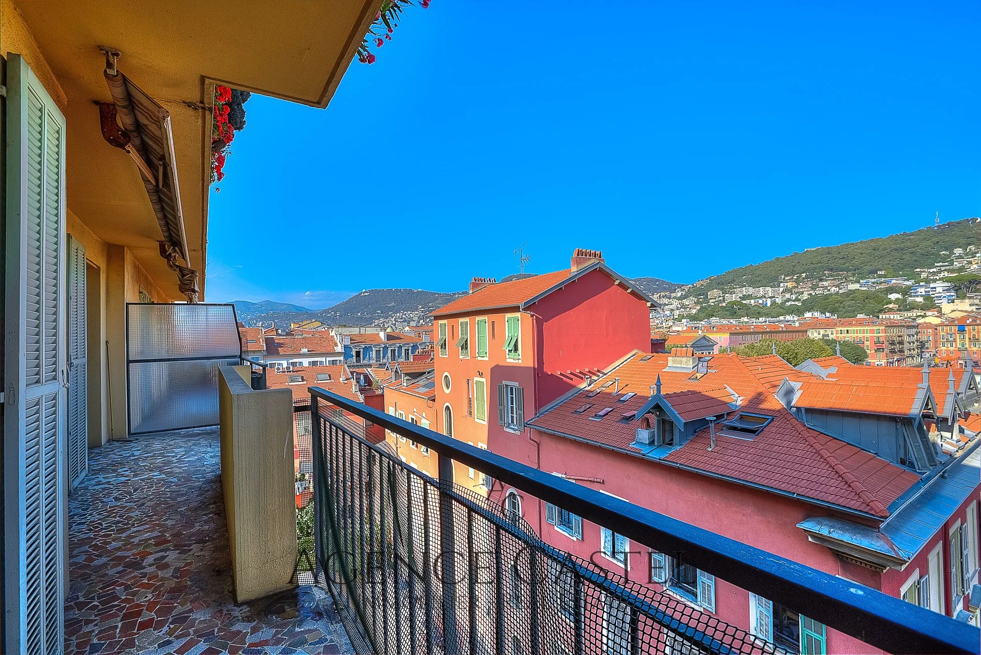 NICE LE PORT - PANORAMIC PORT VIEW ONE BEDROOM APARTMENT WITH TERRACE