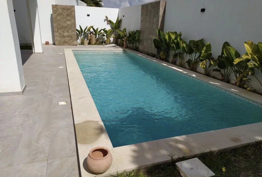 Vente Villa moderne avec piscine Menzah 9