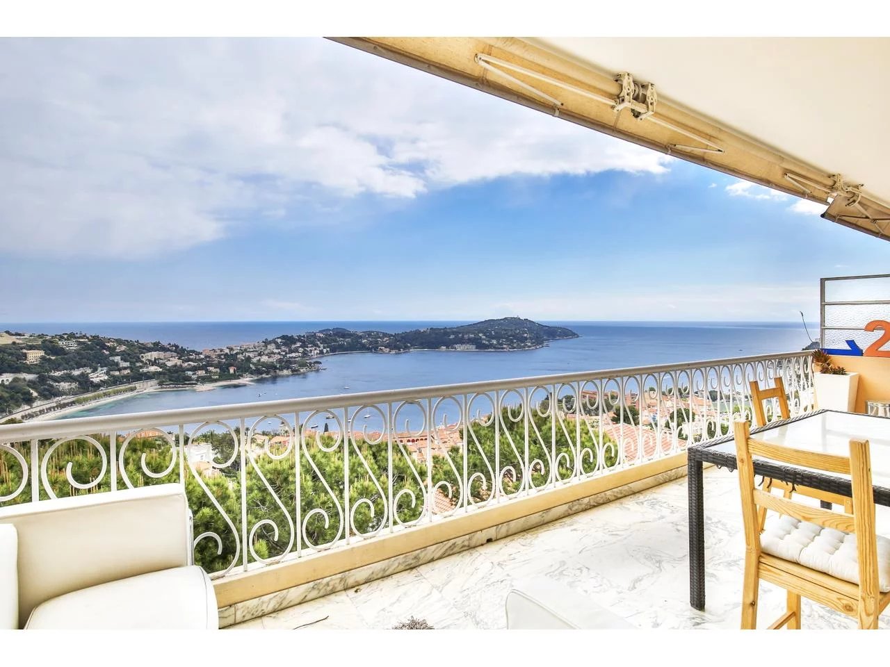 Apartment with fabulous views over Villefranche-sur-mer