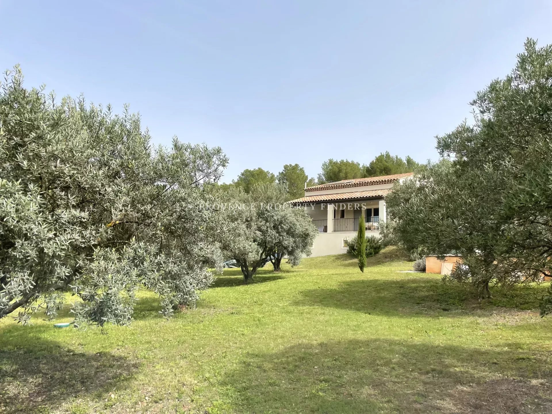 Villa in de Provence met 5 slaapkamers en prachtig uitzicht.