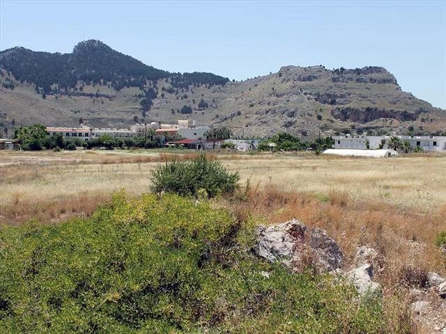For sale a land plot that can be used under commercial exploitation in the region of Kolymbia, with a fantastic view of the Tsambiki Monastery. The plot can be purchased as a whole or as 6 autonomous