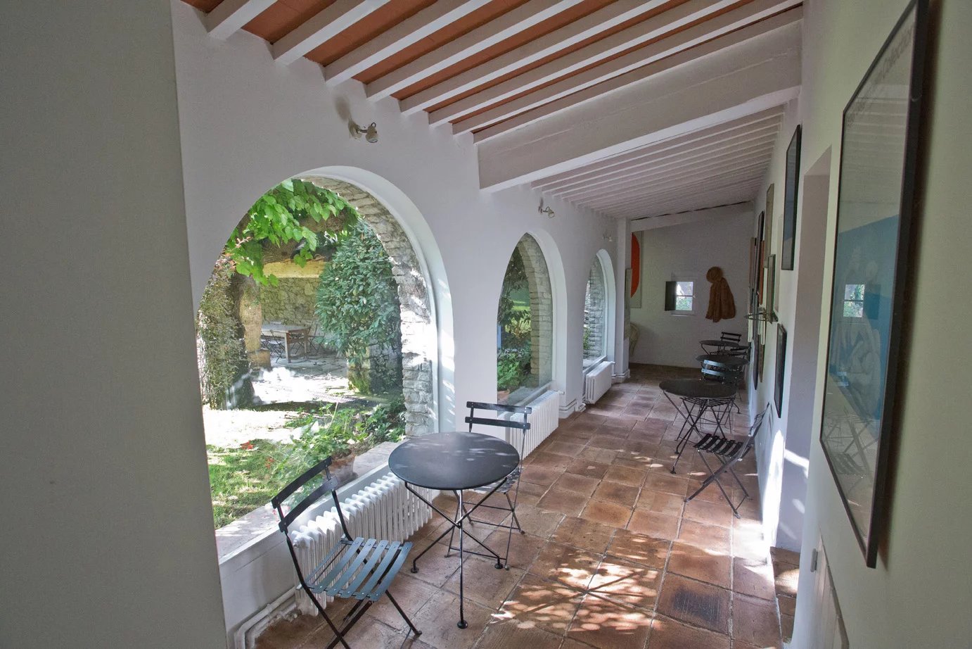 STONE-BUILT PROVENCAL PROPERTY 20MIN FROM THE COAST
