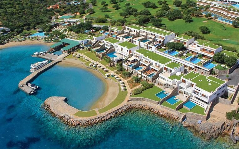 We offer for sale, luxury villas in a residential complex on the island of Crete. The complex is situated on the seafront, positioned in one of the most popular and prestigious hotels of Elounda. Exc