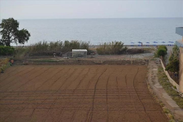 For sale fenced Land 4996 sq.meters in Crete. The territory has water supply, electricity supply, with building permission to 2000 sq.meters.. Has a wonderfull sea view, city view.