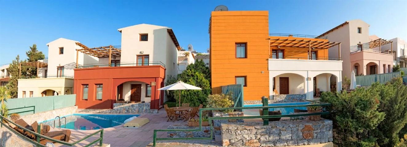 For sale business of 663 sq.meters in Crete. Business has interior layout also contains furniture, solar water heater, fireplace, air-conditioner, swimming pool, garden, storeroom. The business consi