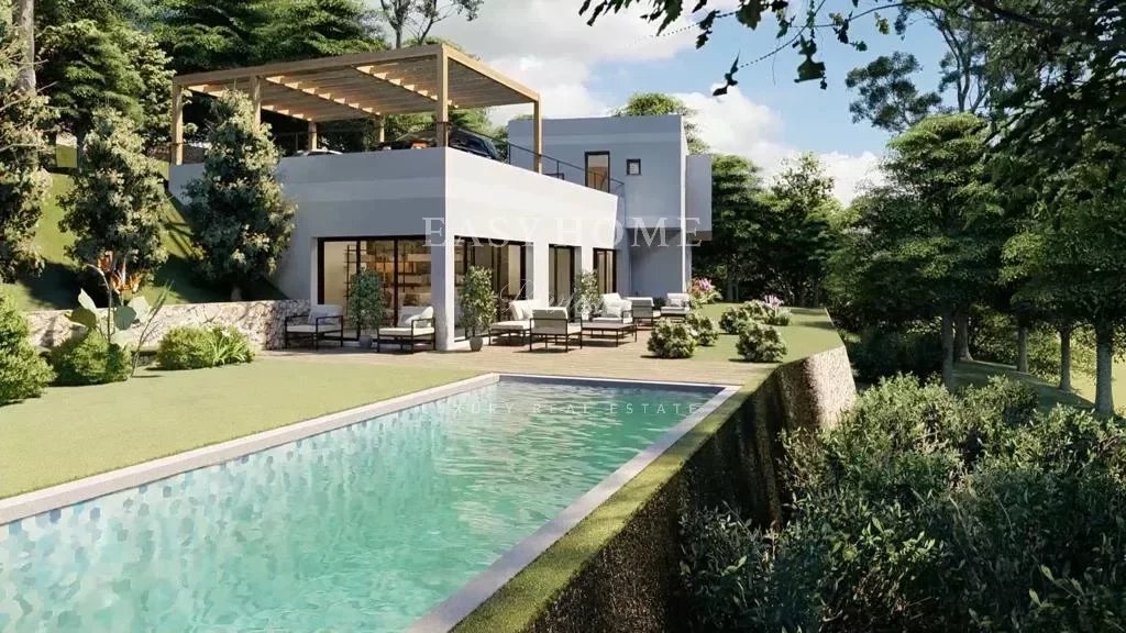 Mougins - contemporary villa close to amenities