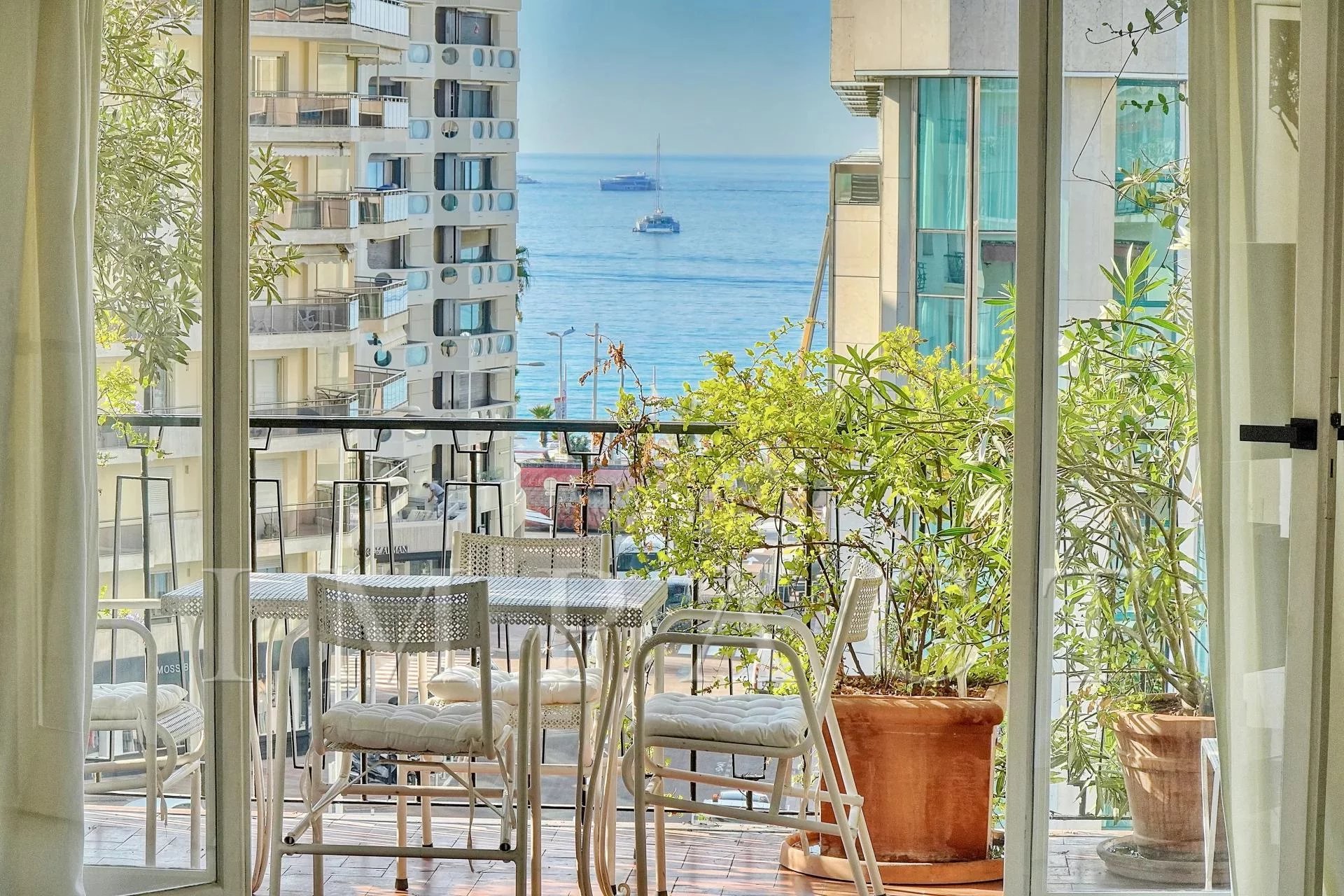 Cannes Croisette apartment for Rent 