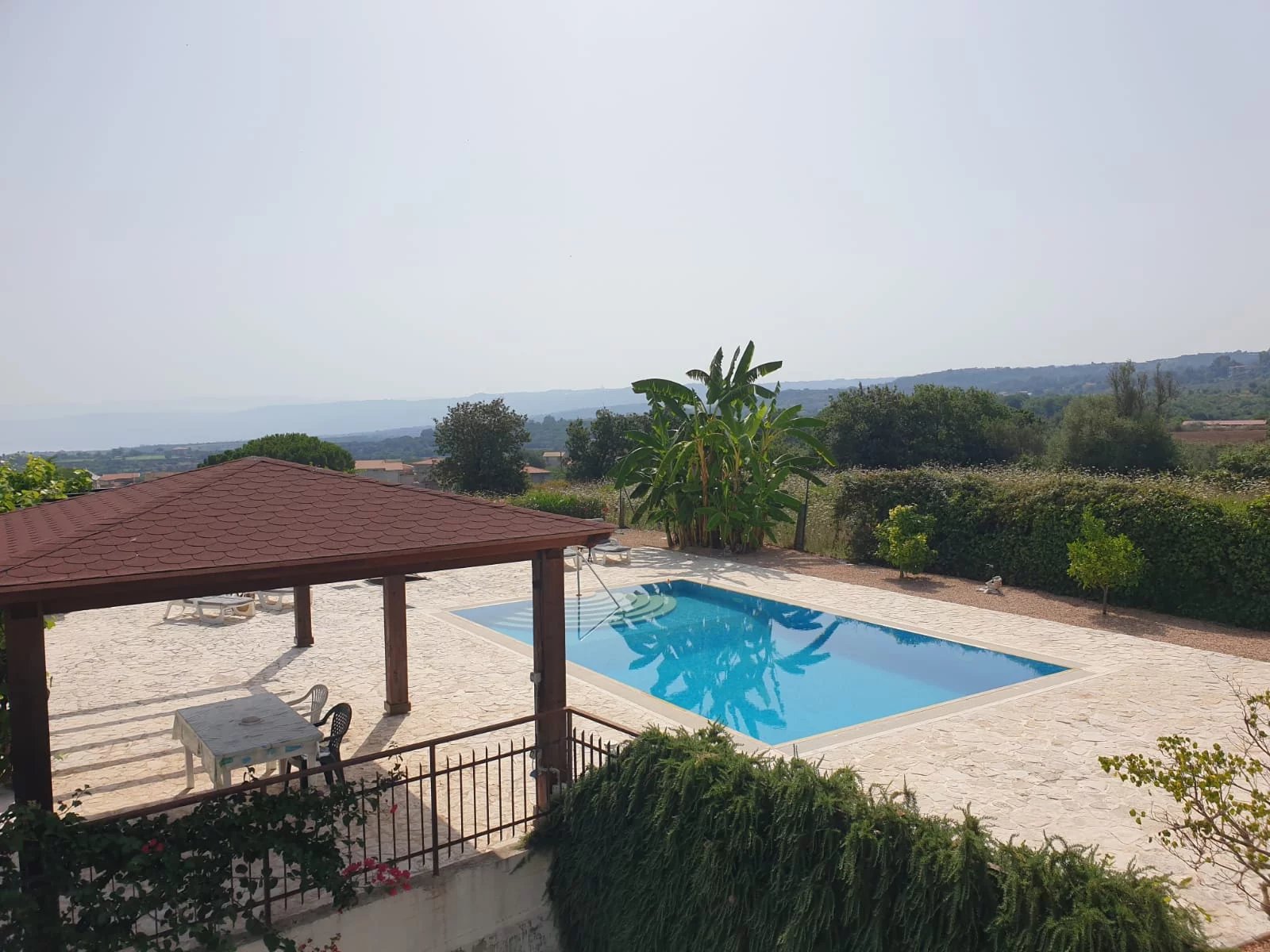 Villa with Private Apartment + 2 Sep Apartments