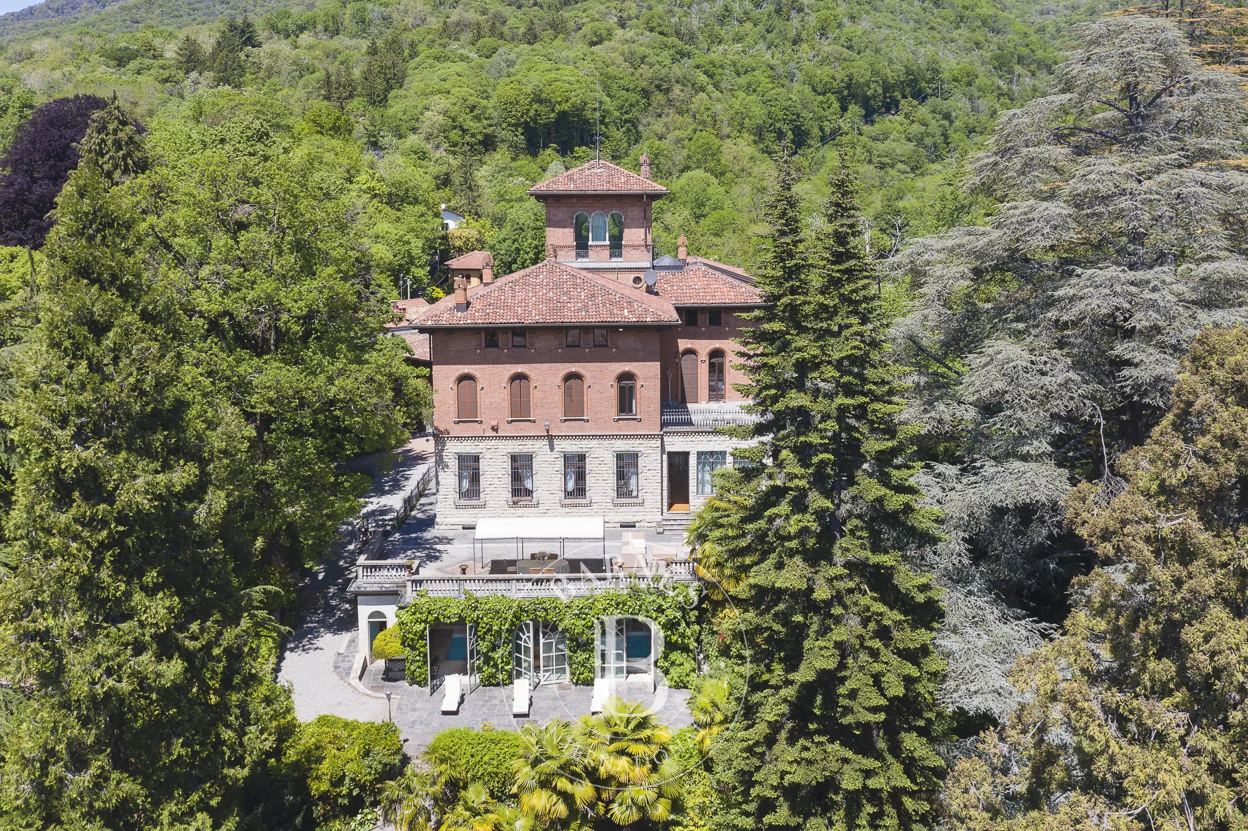 Villa Smeralda : prestige et merveille à Rasa di Velate sur le lac Majeur