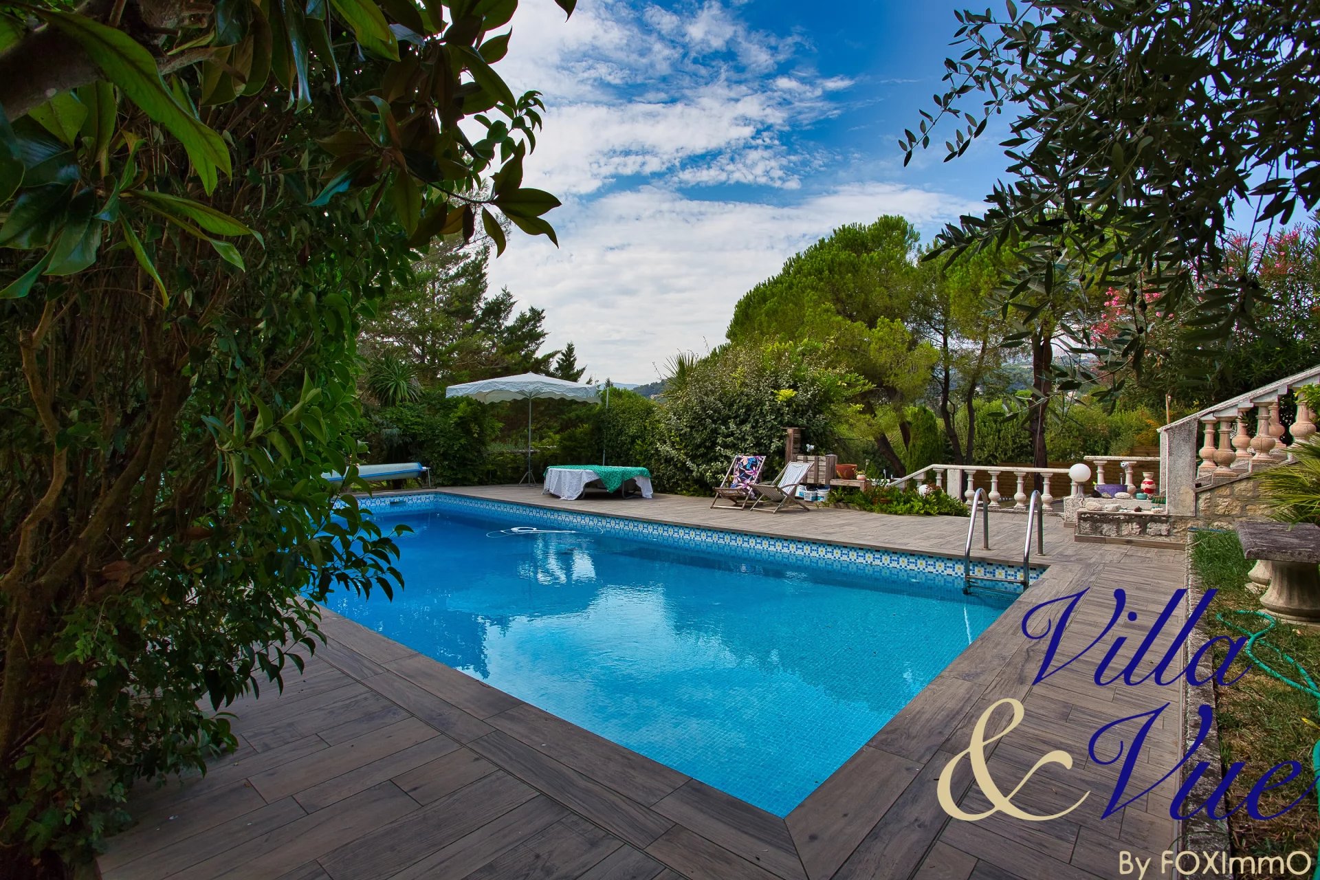 On the French Riviera, in Saint Paul de Vence, beautiful house of 250m2, 4/5 bedrooms on 3531m2 of land