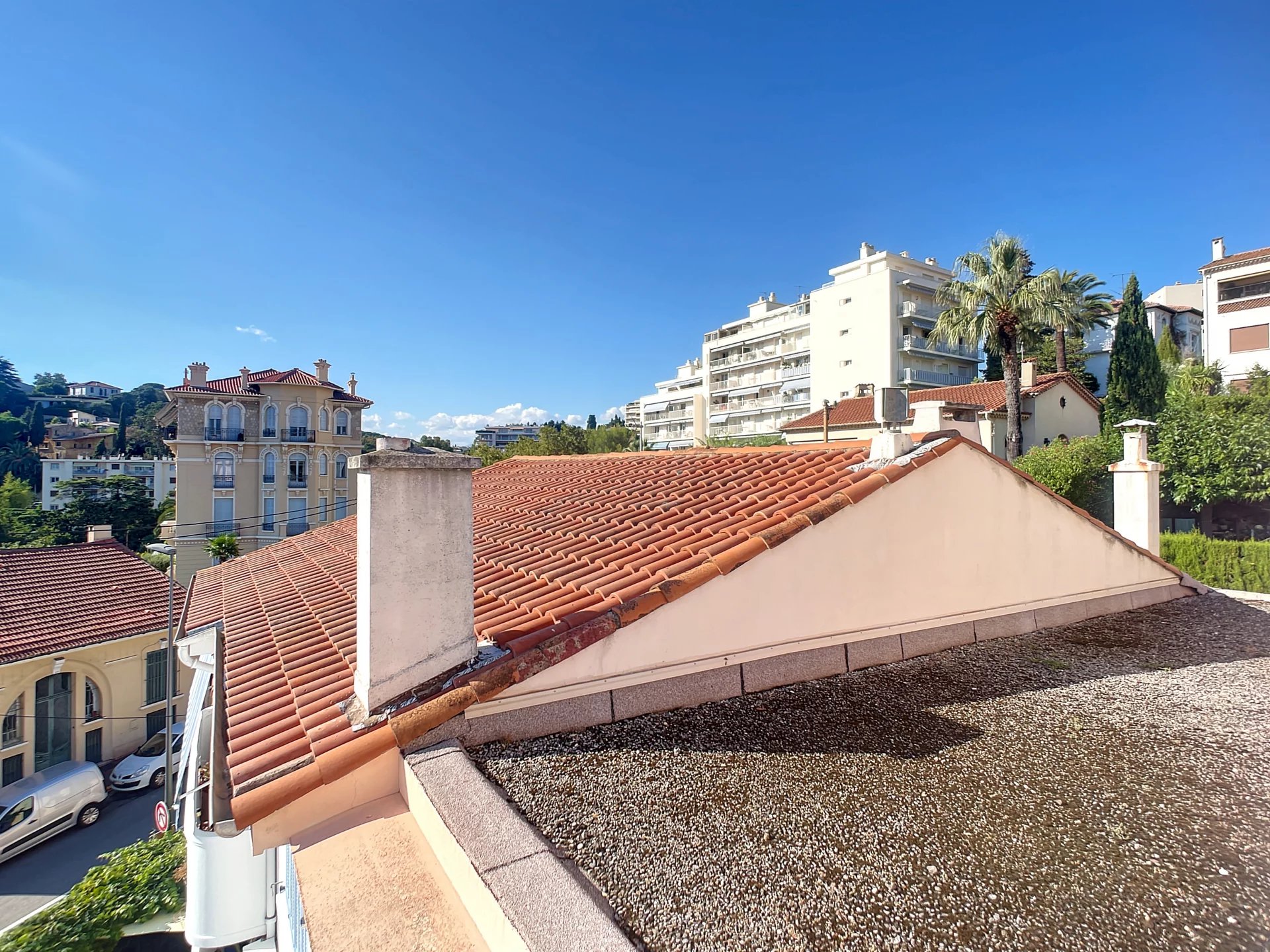 Cannes - Proche centre : Immeuble de quatre appartements