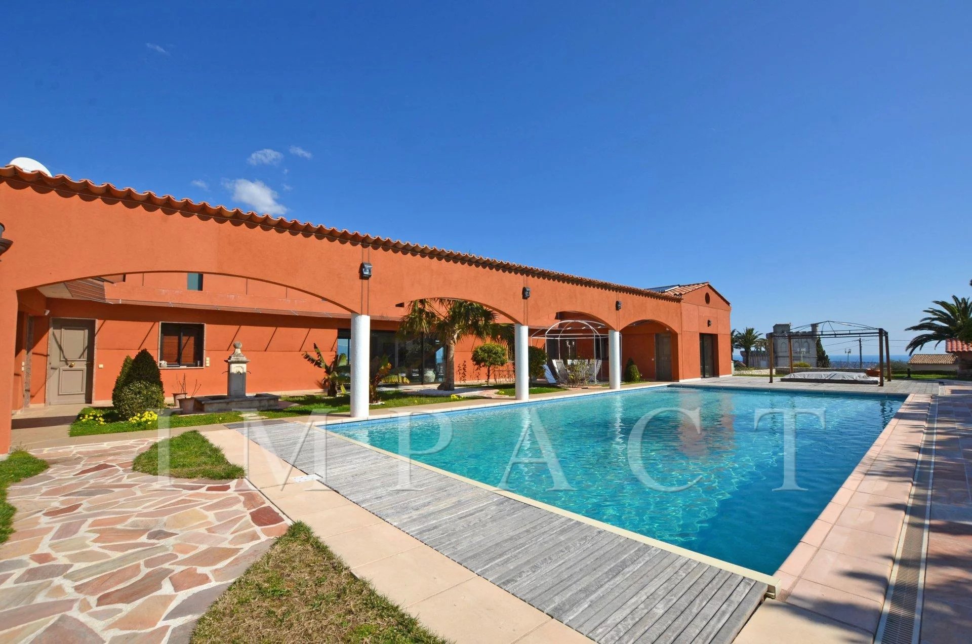 Villa avec piscine à vendre super Cannes 