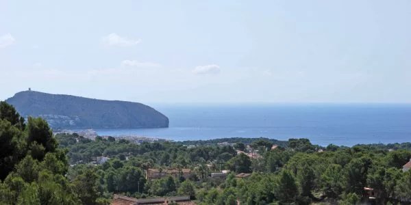 Luxury villa with panoramic sea views in Moraira
