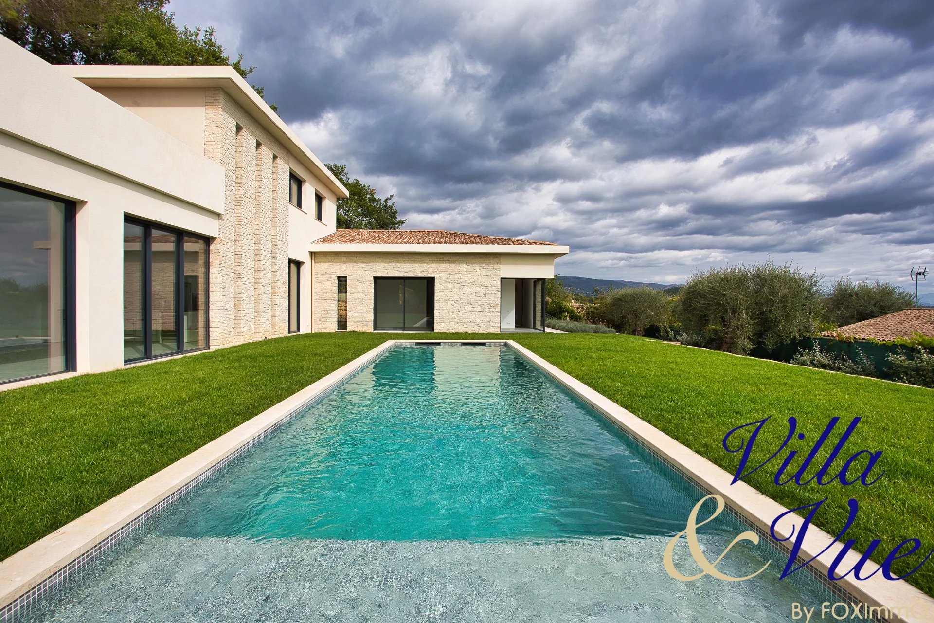SOLD! beautiful new contemporary villa of 250 m² in absolute calm
