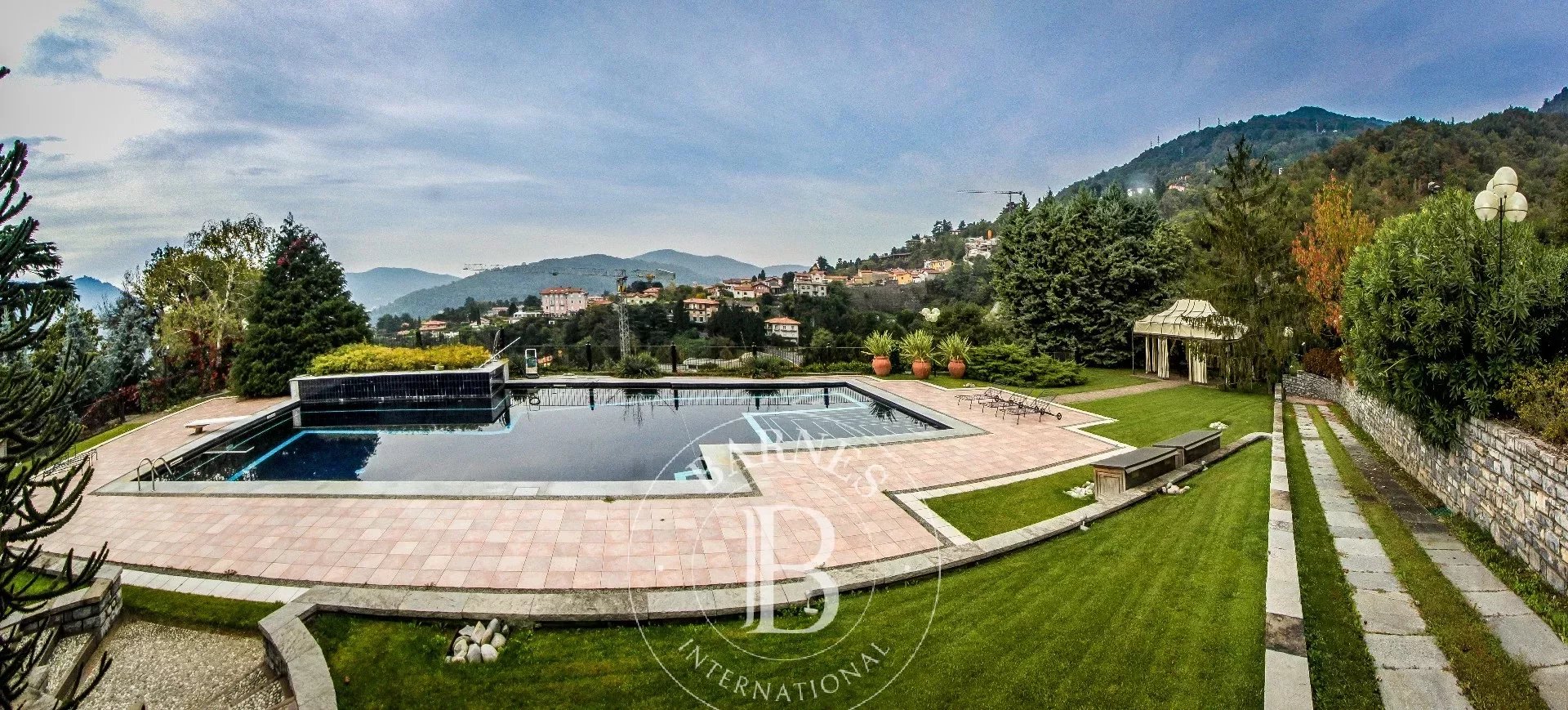 Villa Cernobbio - picture 4 title=