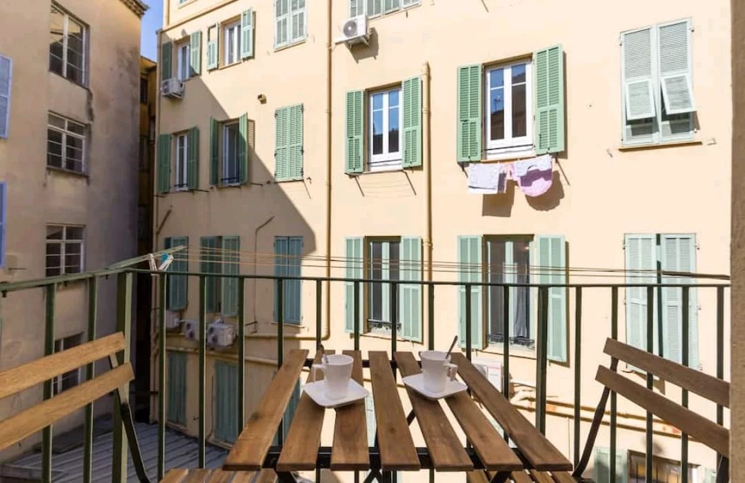 Colocation Vieux Nice - 3 pièces avec balcon - Idéal placement locatif !