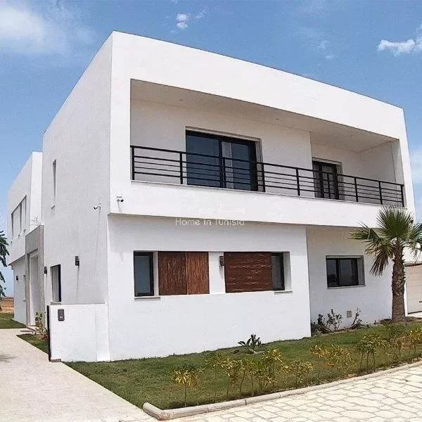 Tunis Bay résidentiel golf villa Oceanos jumelée 4 chambres terrasse jardin piscine privee