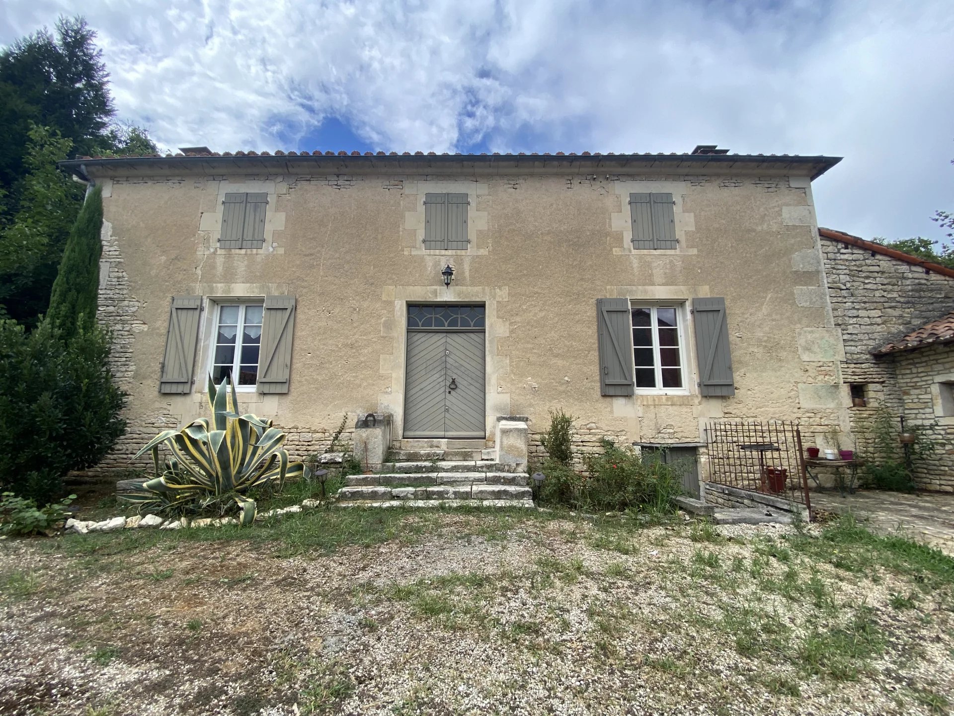 Traditional stone house close to Verteuil-sur-Charente