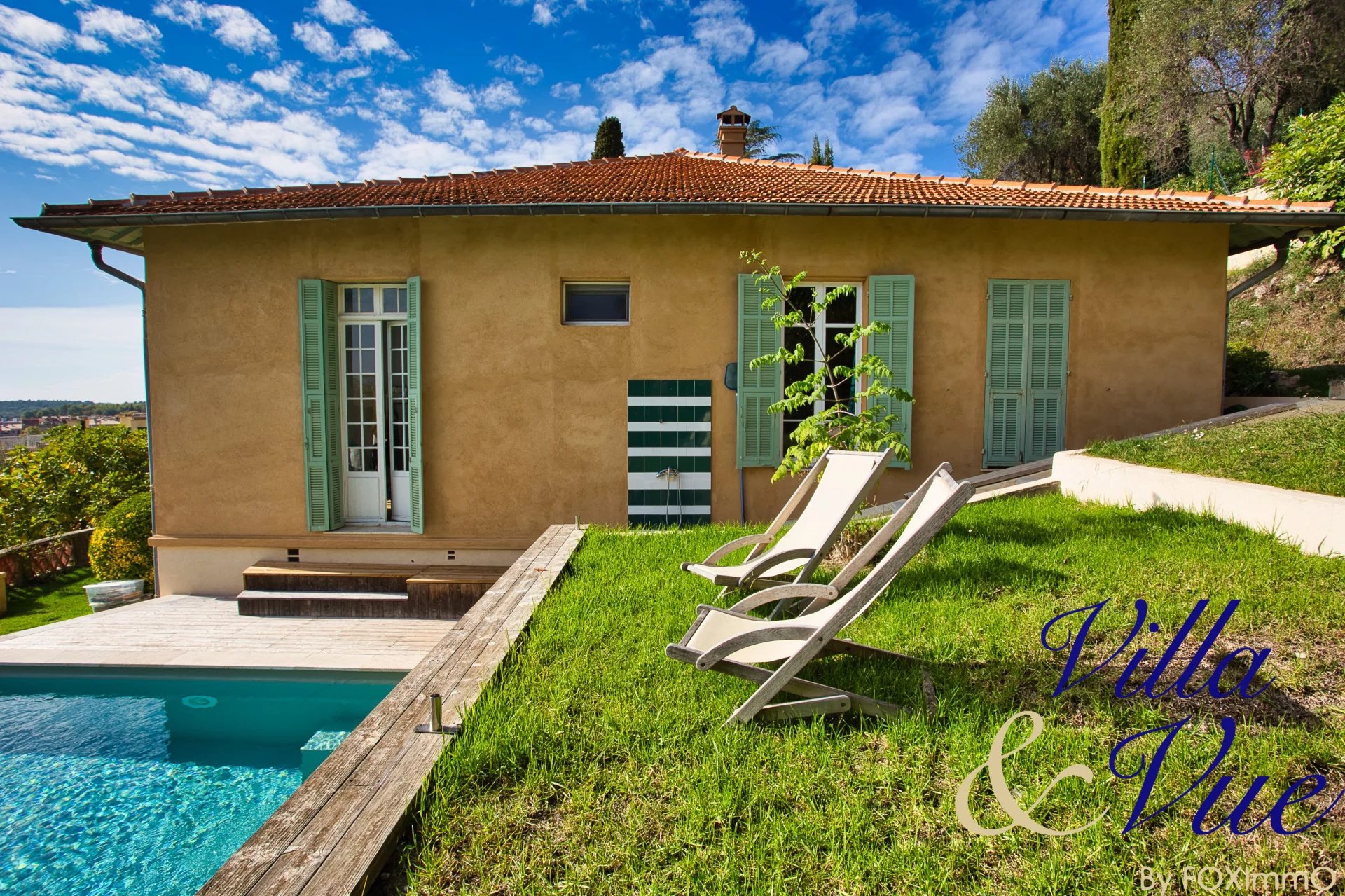 On the French Riviera, villa with sea view, swimming pool, easy access, near the centre, garage