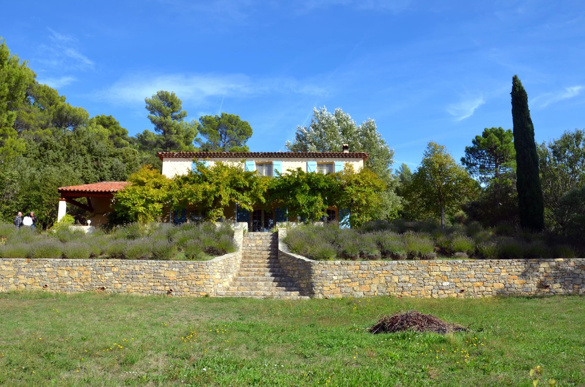 Beautiful 5 bedroom Provençal villa