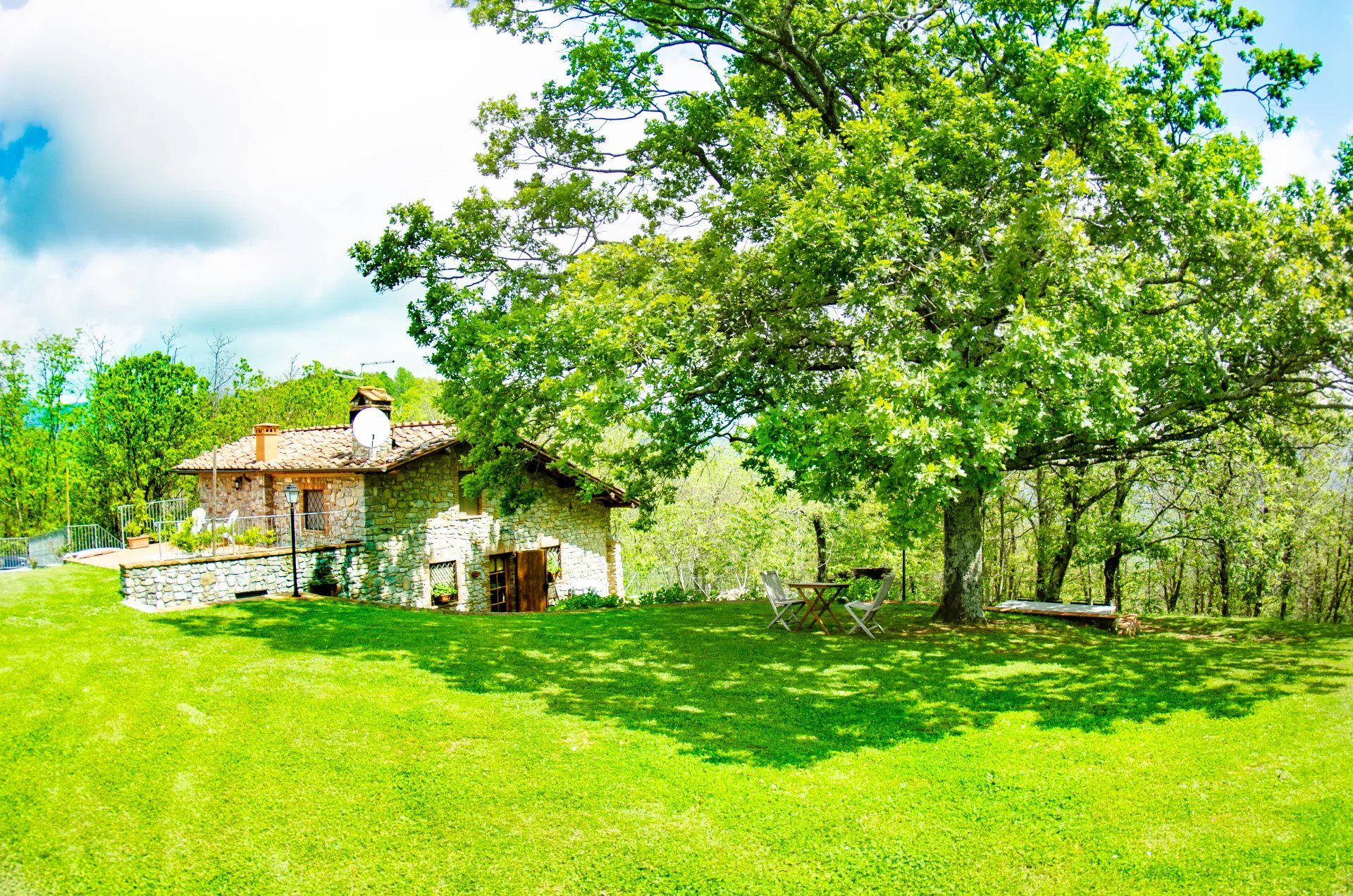 ITALY, TUSCANY, LUCCA, FARMHOUSE WITH POOL, FOR 6 PERSONS