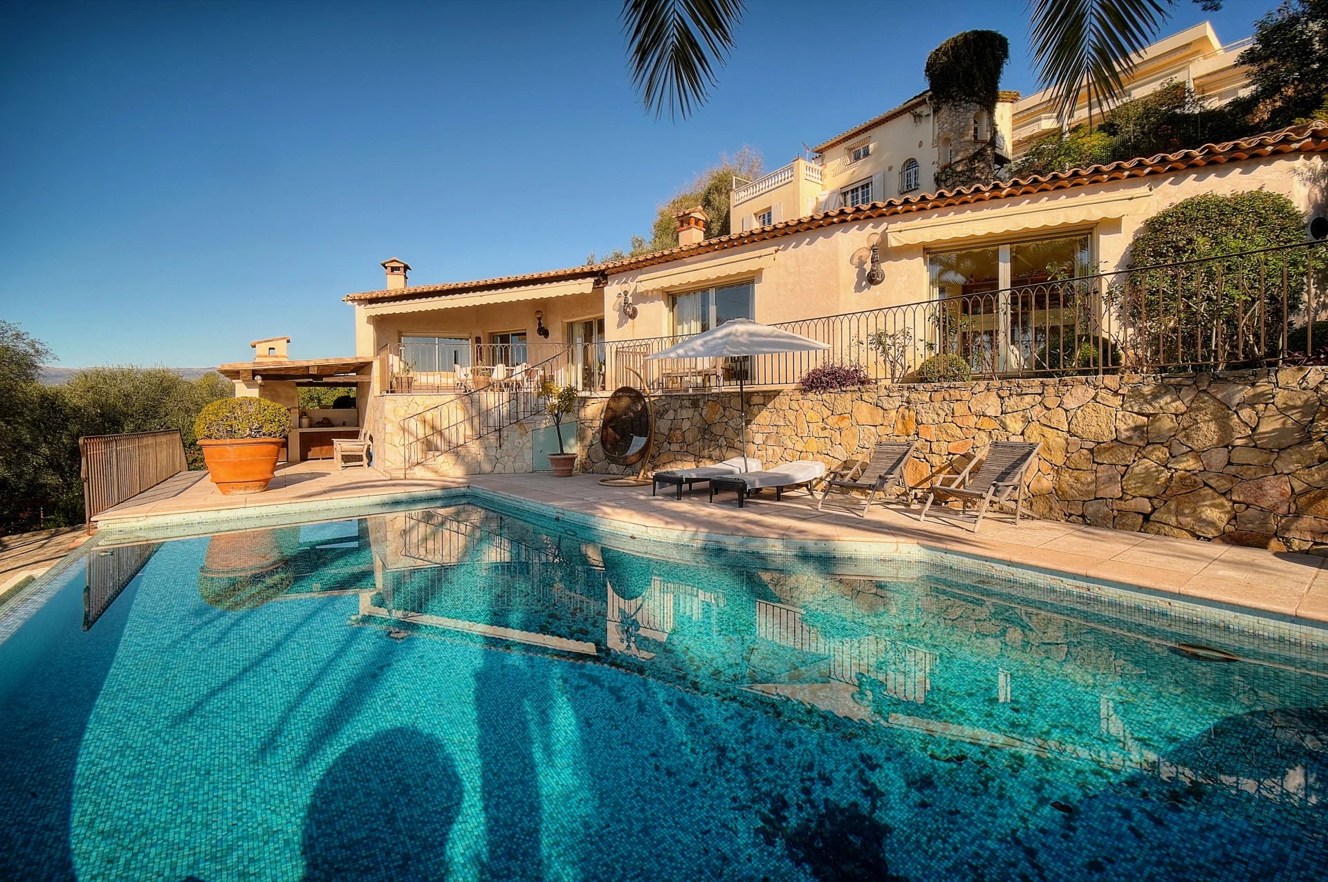 CANNES HILLS - ONE LEVEL VILLA - PANORAMIC SEA VIEW