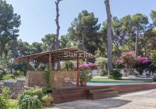 Villa exclusive avec piscine dans un emplacement privilégié près de Barcelone