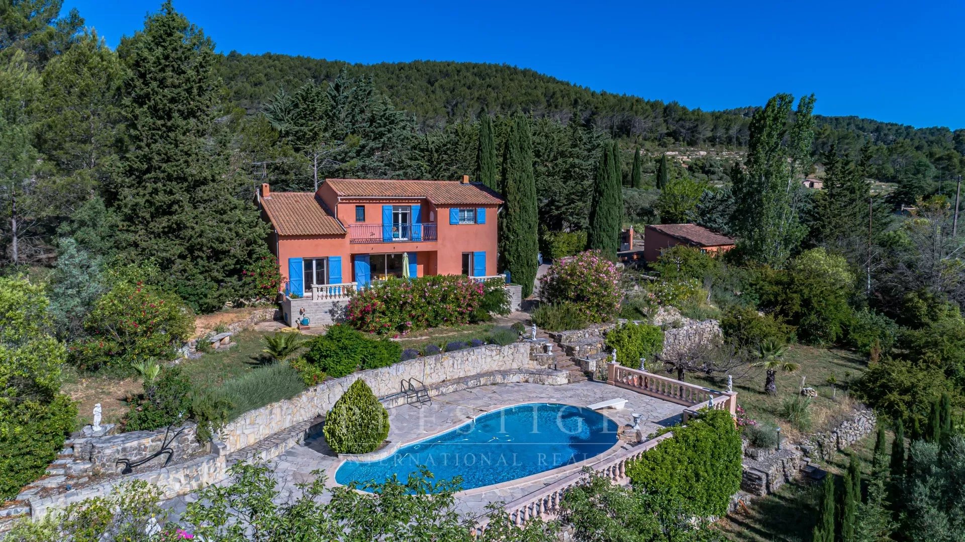 Cotignac, villa 183m² habitable avec piscine et vue panoramique