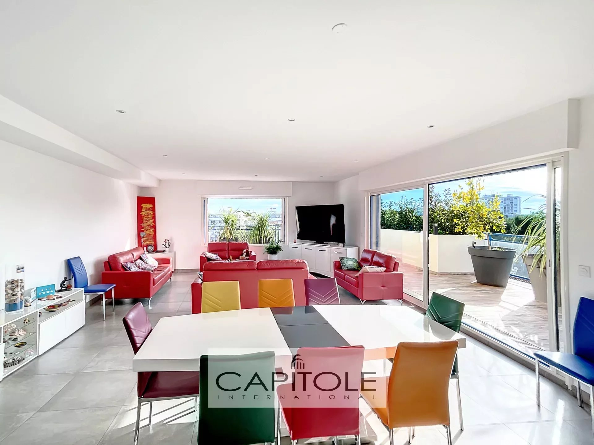 A vendre, Antibes,  villa sur le toit appartement 4 pièces 136 m², dernier étage, terrasse 150 m², double garage